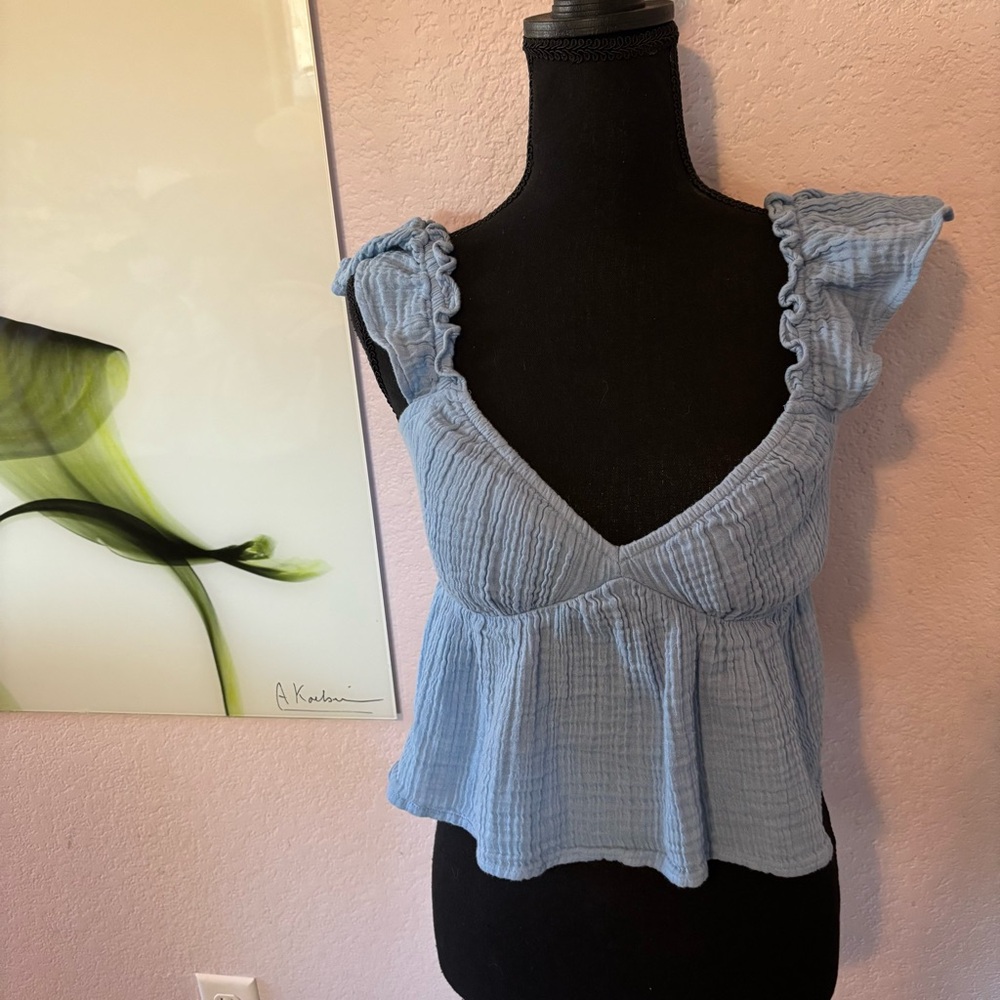 Hollister shirt size small